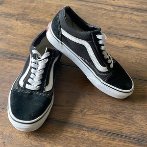 Vans Old Skool Low Top Sneaker Black/White Suede Canvas Women’s 6 Mens 4.5